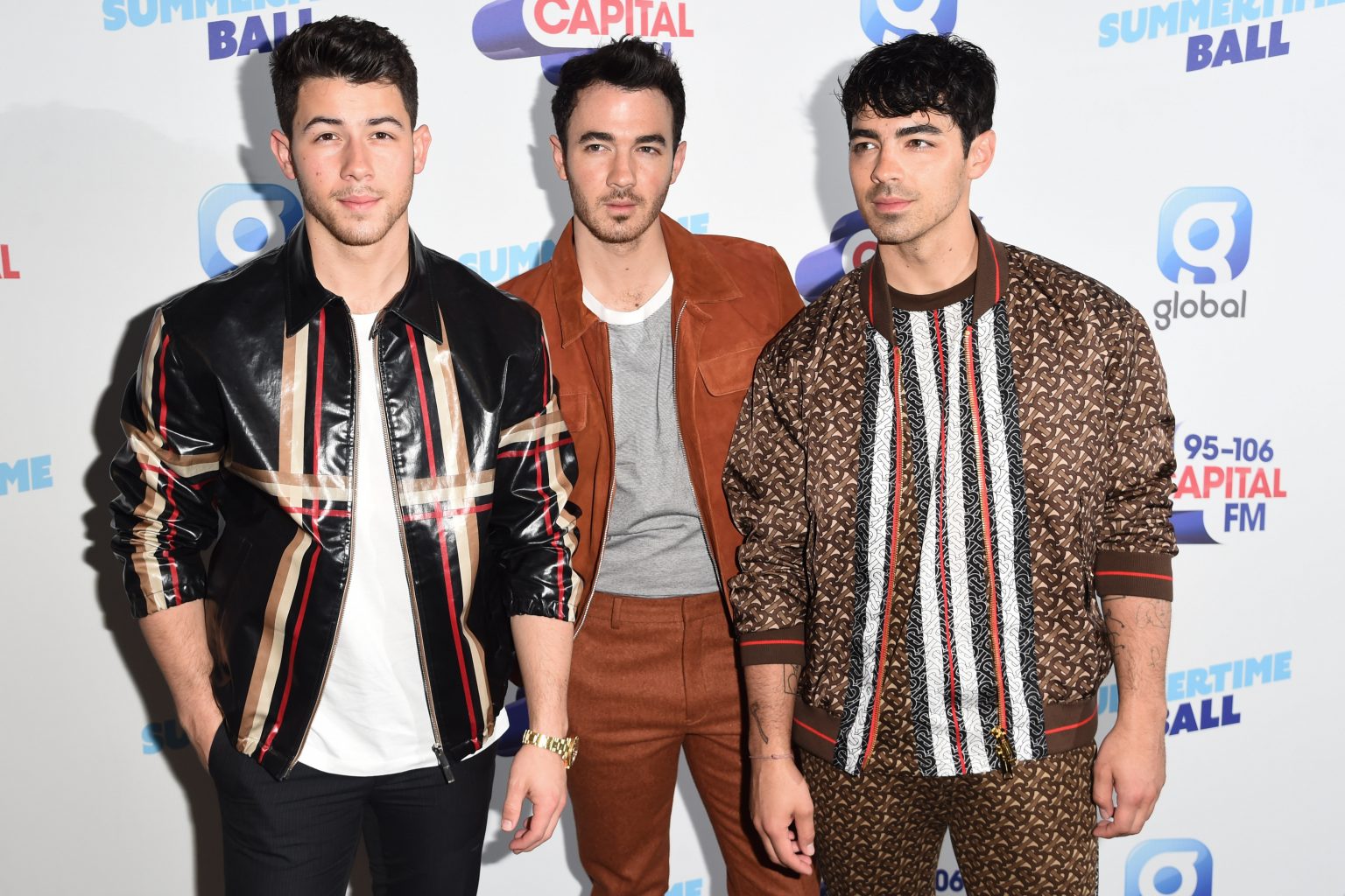 Jonas Brothers Sorgen Mit Kardashian Parodie Für Lacher Im Netz