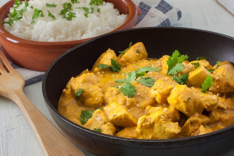 Indisches Hühnercurry mit Zuckerschoten und Ingwer