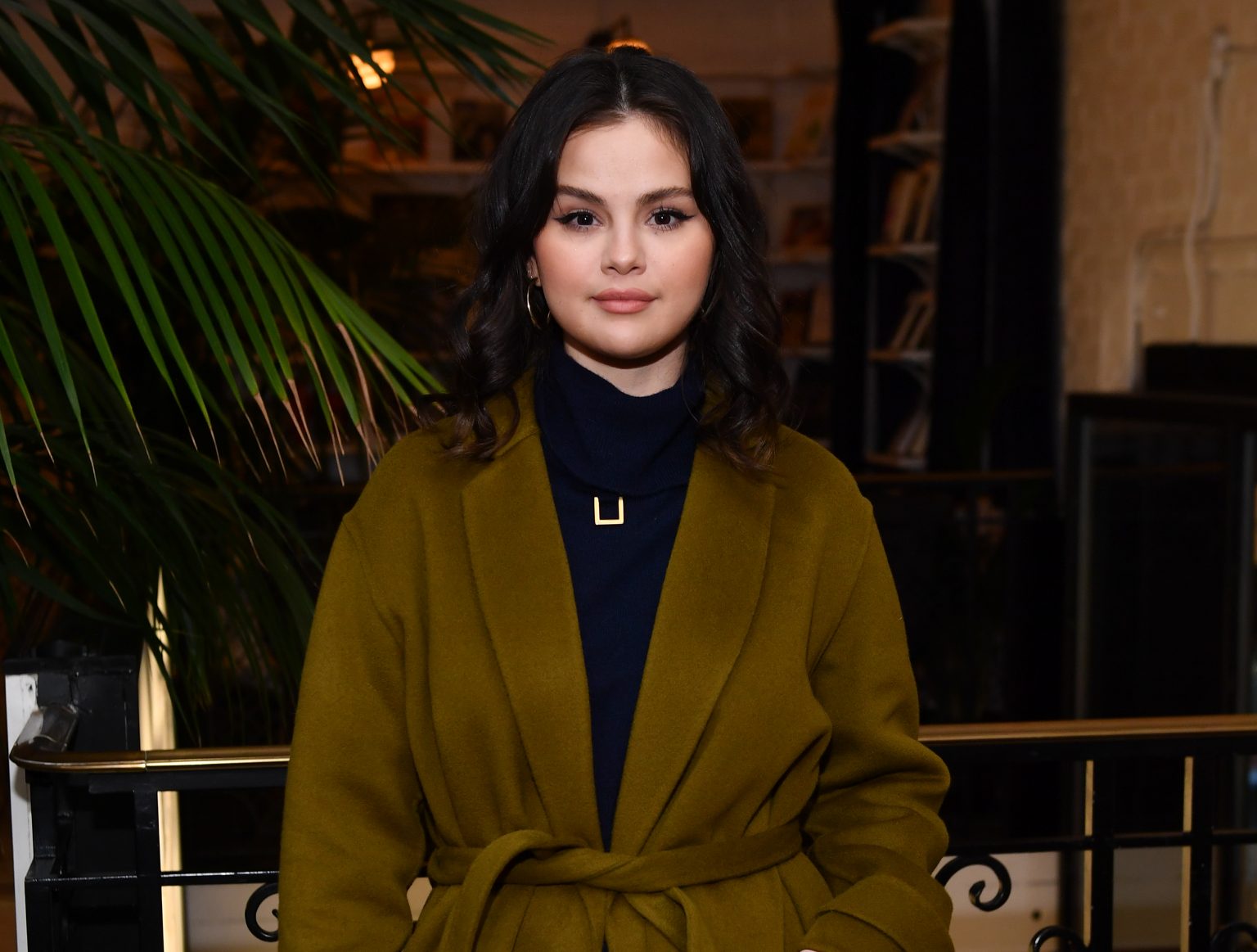 Selena Gomez Fordert Fans Auf, Den Hass Gegen Hailey Bieber Zu Stoppen ...