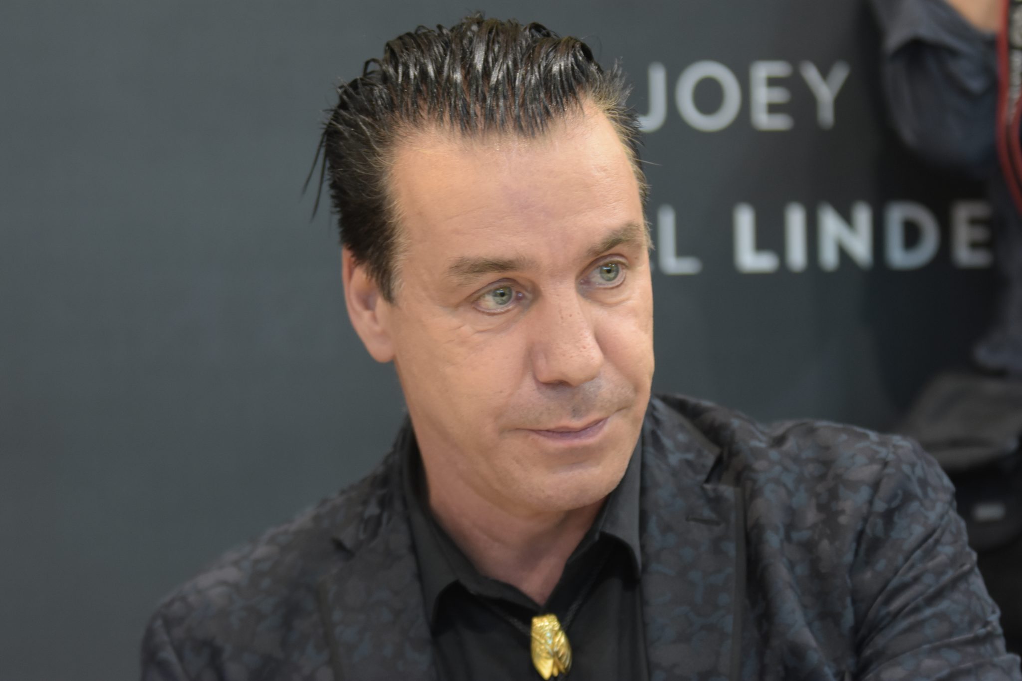 Rammstein: Till Lindemann äußert Sich Bei Drittem Berlin-Konzert ...